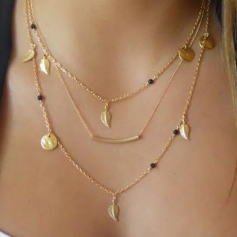 3 LAYER GOLD NECKLACE/BLACK BEADS,FEATHERS,DISCS